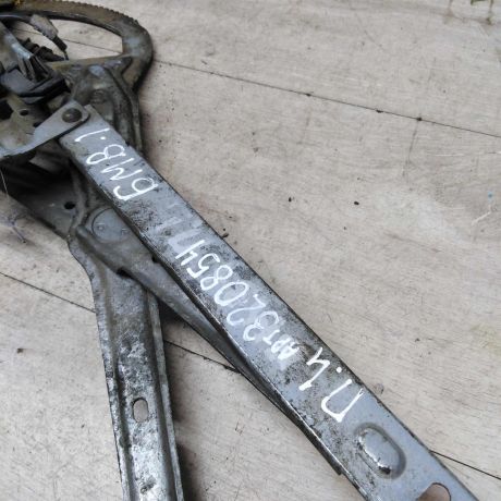 steklopodieemnik-perednii-levyi-bmw-e34-art-47094-big-3