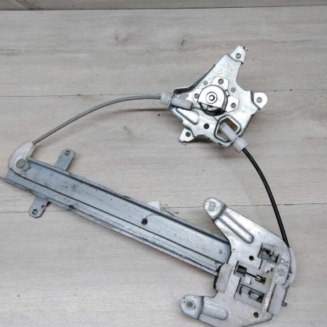 steklopodieemnik-zadnii-pravyi-mexaniceskii-nissan-almera-iii-g15-art-47488-big-2