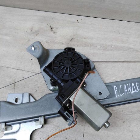 steklopodieemnik-perednii-pravyi-renault-sandero-i-art-47700-big-3