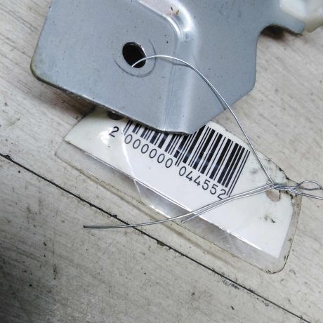 steklopodieemnik-perednii-pravyi-renault-sandero-i-art-47700-big-1