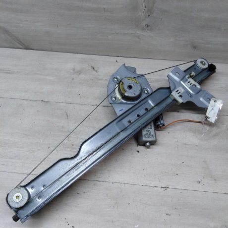 steklopodieemnik-perednii-pravyi-renault-sandero-i-art-47700-big-2