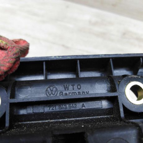 rucka-dveri-vnutrenniaia-pravaia-volkswagen-transporter-t4-art-48101-big-3