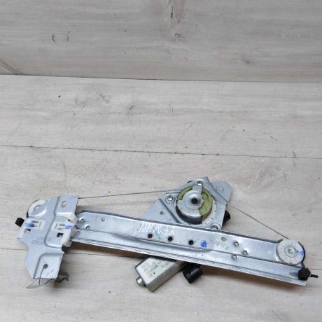 steklopodieemnik-zadnii-pravyi-lada-largus-art-48141-big-2