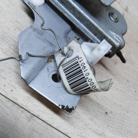 steklopodieemnik-perednii-levyi-lada-largus-art-48144-big-1