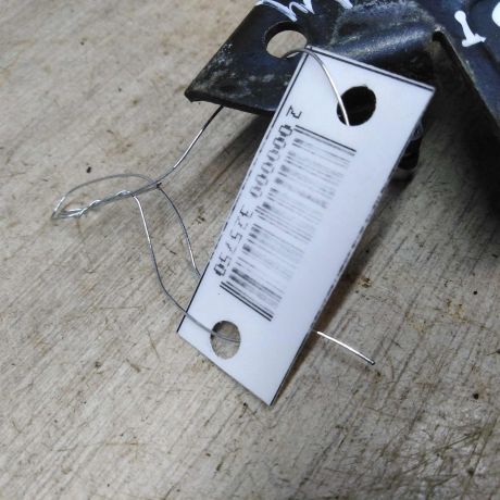 rucka-trosa-otkryvaniia-kapota-quattro-audi-a6-c5-24i-28i-art-48221-big-2