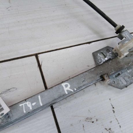 steklopodieemnik-perednii-pravyi-mexaniceskii-volkswagen-transporter-t4-art-48484-big-2