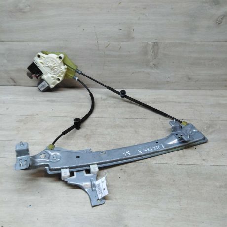 steklopodieemnik-zadnii-levyi-renault-megane-3-art-48649-big-0