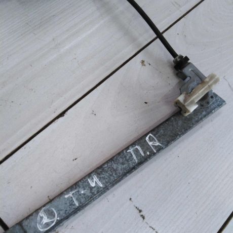 steklopodieemnik-perednii-pravyi-mexaniceskii-volkswagen-transporter-t4-art-48773-big-1