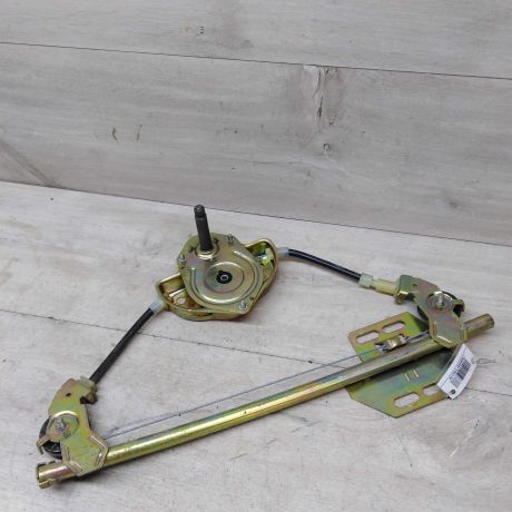 steklopodieemnik-zadnii-pravyi-mexaniceskii-chevrolet-niva-07gv-art-48896-big-0