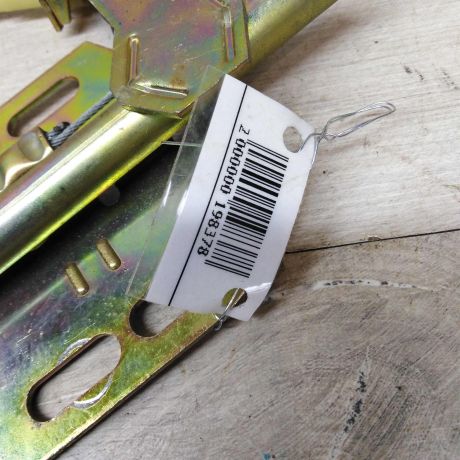 steklopodieemnik-zadnii-pravyi-mexaniceskii-chevrolet-niva-07gv-art-48896-big-2