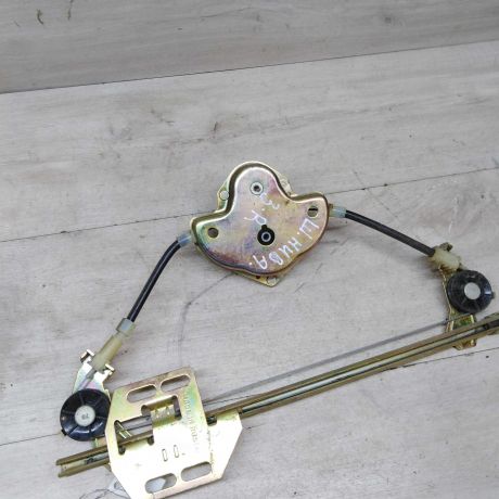 steklopodieemnik-zadnii-pravyi-mexaniceskii-chevrolet-niva-07gv-art-48896-big-1