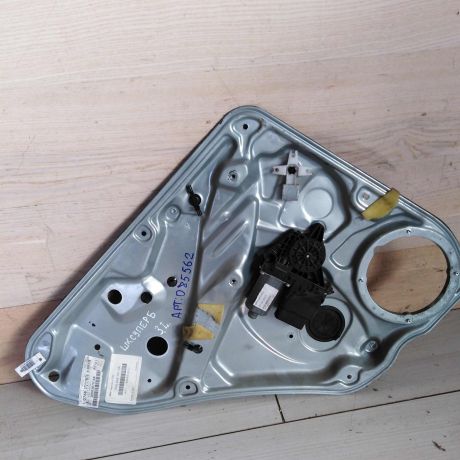 steklopodieemnik-zadnii-levyi-skoda-superb-i-rest-art-49144-big-0