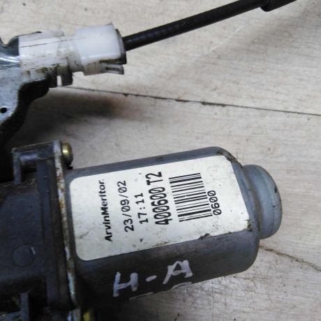 steklopodieemnik-perednii-pravyi-nissan-almera-ii-n16-art-49771-big-2