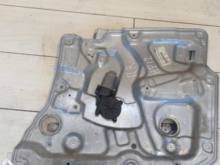 steklopodieemnik-perednii-pravyi-nissan-primera-p12-art-50462