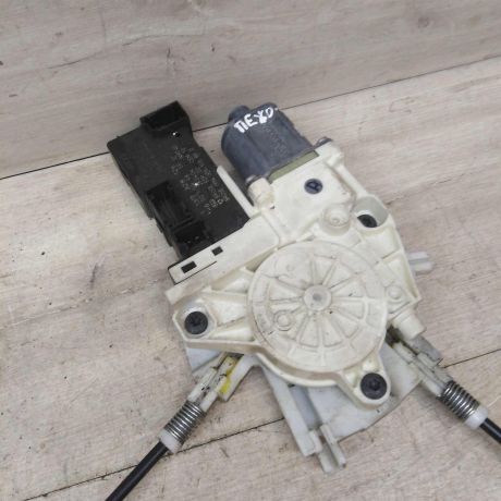 steklopodieemnik-perednii-pravyi-peugeot-407-art-50597-big-1