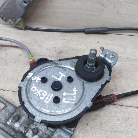 steklopodieemnik-levyi-kupe-peugeot-206-art-50650-big-1