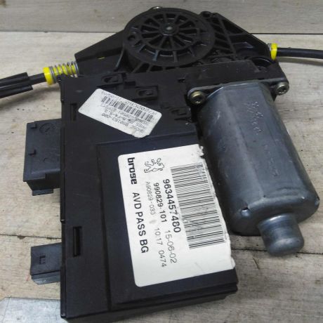 steklopodieemnik-perednii-pravyi-peugeot-307-art-51090-big-2