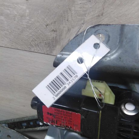 steklopodieemnik-zadnii-pravyi-hyundai-elantra-iii-xd-2-art-51479-big-1