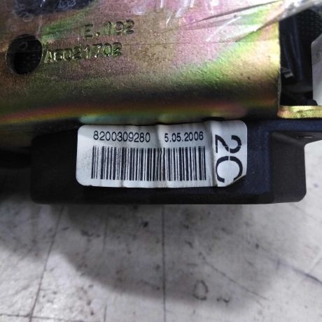 remen-bezopasnosti-zadnii-srednii-renault-scenic-2-art-52015-big-1