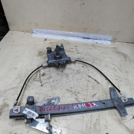 steklopodieemnik-zadnii-pravyi-mexaniceskii-nissan-primera-p11-art-52793-big-0