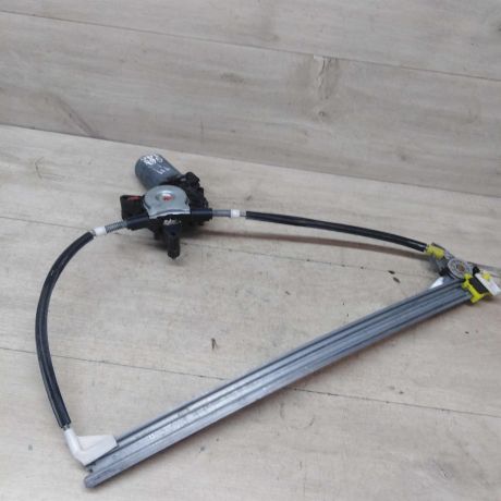 steklopodieemnik-perednii-levyi-renault-megane-1-art-52903-big-1