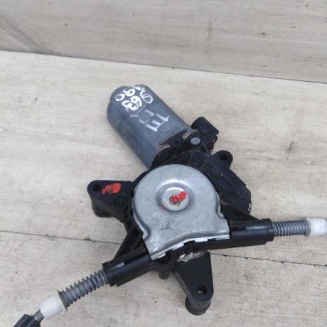 steklopodieemnik-perednii-levyi-renault-megane-1-art-52903-big-2