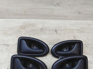 rucka-vnutrenniaia-otkryvaniia-dveri-renault-logan-i-art-53186