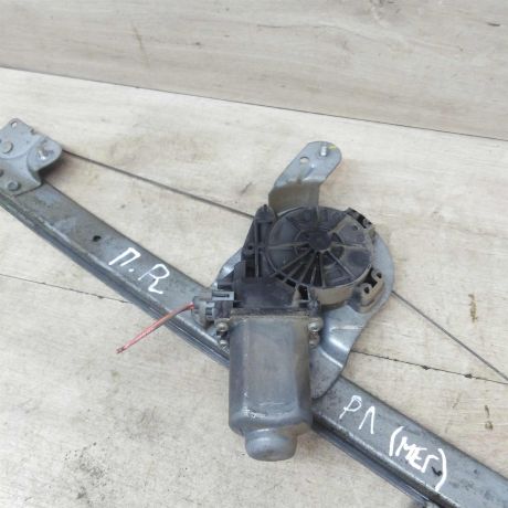 steklopodieemnik-perednii-pravyi-renault-logan-i-lada-largus-art-53473-big-1