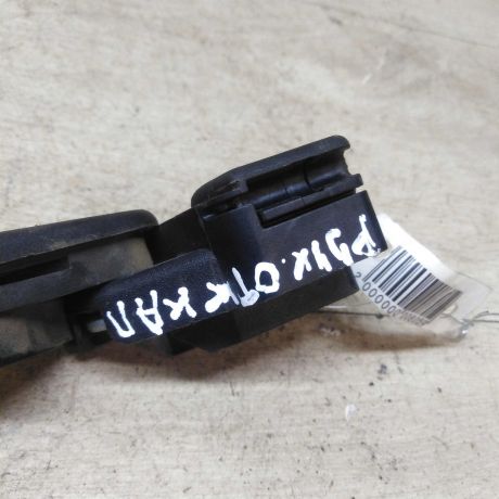 rucka-otkryvaniia-kapota-skoda-octavia-tour-art-53481-big-2