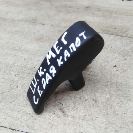 rucka-otkryvaniia-kapota-skoda-octavia-tour-art-53481-big-4