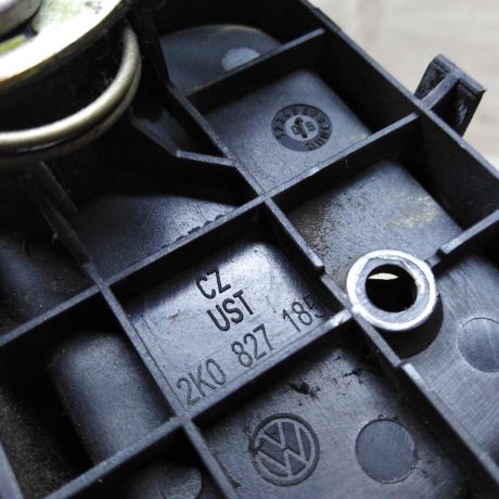 rucka-dveri-vnutrenniaia-zadnee-pravoe-raspasnoi-volkswagen-caddy-05-gv-art-54012-big-3