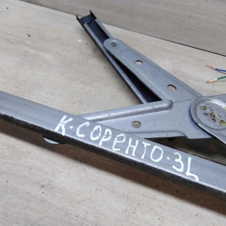 steklopodieemnik-zadnii-levyi-kia-sorento-1-do-rest-art-54939-big-2