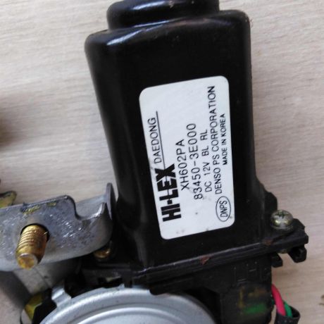 steklopodieemnik-zadnii-levyi-kia-sorento-1-do-rest-art-54939-big-1