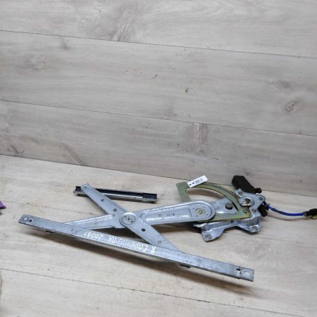 steklopodieemnik-perednii-pravyi-kia-sorento-1-do-rest-art-55083-big-1