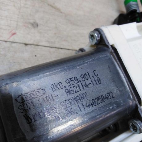 steklopodieemnik-perednii-levyi-audi-a1-i-8x-art-55091-big-2