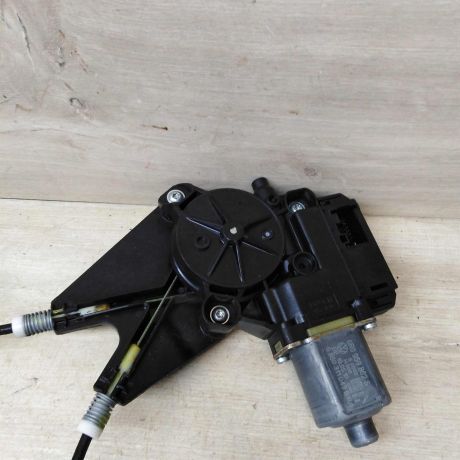 steklopodieemnik-perednii-pravyi-volkswagen-polo-5-evropeiskaia-sborka-sa2-art-55132-big-0