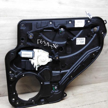 steklopodieemnik-zadnii-pravyi-volkswagen-golf-6-xetcbek-art-56407-big-0