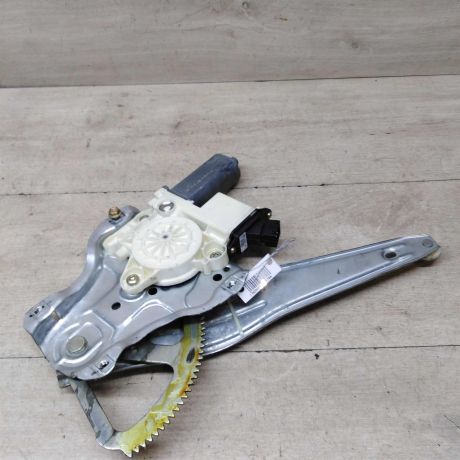 steklopodieemnik-zadnii-pravyi-elektro-motorcik-toyota-corolla-ix-e120-e130-e12-xetcbek-art-56418-big-0