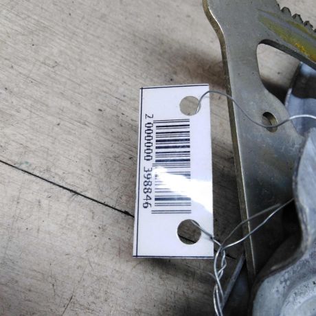 steklopodieemnik-zadnii-pravyi-elektro-toyota-corolla-ix-e120-e130-e12-xetcbek-art-56440-big-1