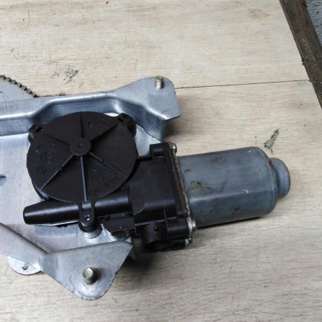 steklopodieemnik-perednii-levyi-renault-kangoo-i-rest-art-56685-big-1