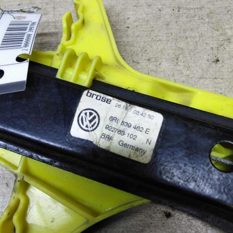 steklopodieemnik-zadnii-pravyi-elektro-volkswagen-polo-5-sedan-sa2-art-56980-big-2