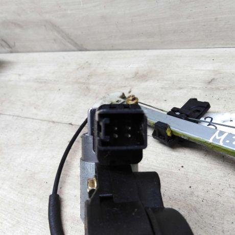 steklopodieemnik-zadnii-levyi-elektro-mazda-3-bk-i13-art-57164-big-1