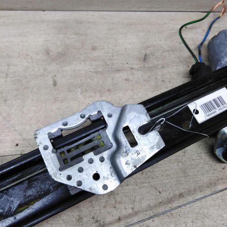 steklopodieemnik-zadnii-pravyi-elektro-bmw-x5-i-53-rest-art-57170-big-2