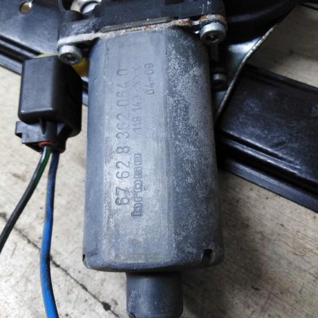 steklopodieemnik-zadnii-pravyi-elektro-bmw-x5-i-53-rest-art-57170-big-4