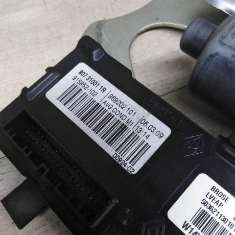 steklopodieemnik-perednii-levyi-elektro-renault-grand-scenic-3-art-57204-big-3