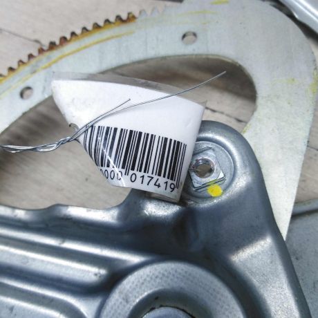 steklopodieemnik-perednii-pravyi-elektro-renault-grand-scenic-3-art-57233-big-3