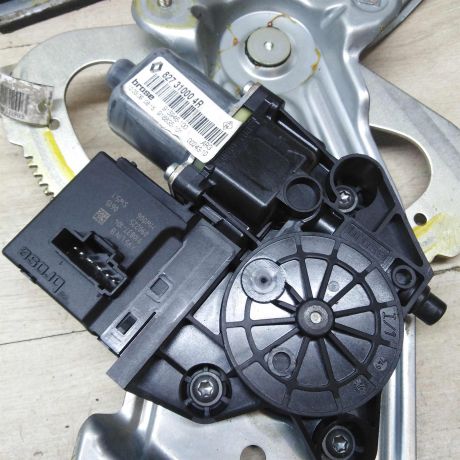 steklopodieemnik-zadnii-levyi-elektro-renault-grand-scenic-3-art-57258-big-1