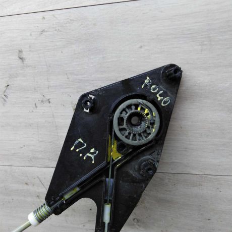 steklopodieemnik-perednii-pravyi-volkswagen-polo-5-sedan-sa2-art-57298-big-1