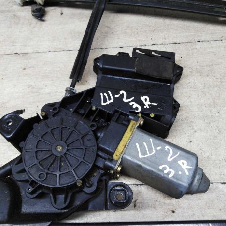 steklopodieemnik-zadnii-pravyi-elektro-volkswagen-sharan-ford-galaxy-art-57299-big-3