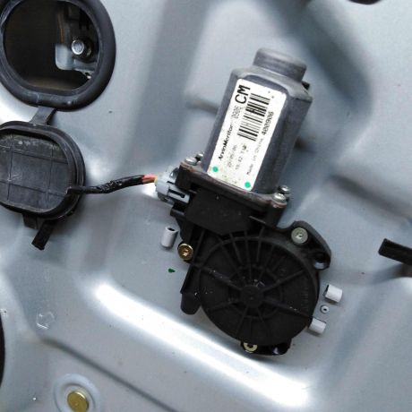 steklopodieemnik-perednii-pravyi-hyundai-santa-fe-2-art-57456-big-1